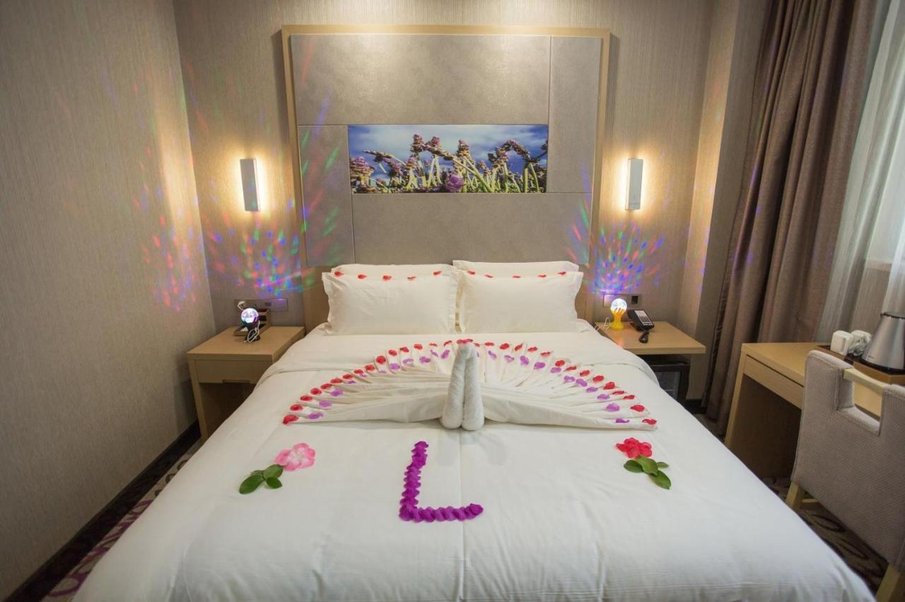 Lavande Hotels Heze Changjiang Road Wanda Plaza מראה חיצוני תמונה